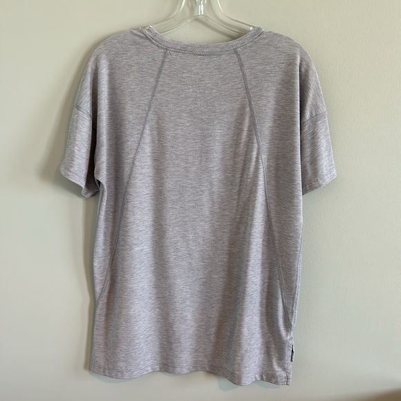 *SOLD* The North Face Top, Size Medium - Picture 6 of 7